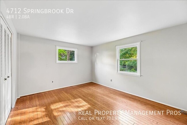 Building Photo - 4712 Springbrook Dr