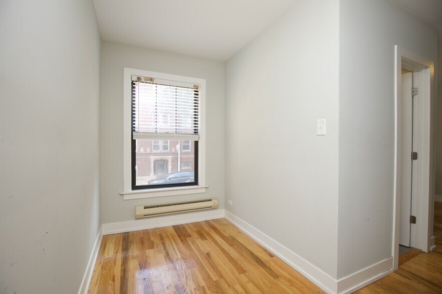 Building Photo - 2710 N Mildred Ave