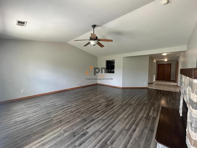 Building Photo - 396 Golden Oak Ct