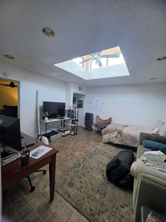 Building Photo - 5140-5142 Catoctin Dr.