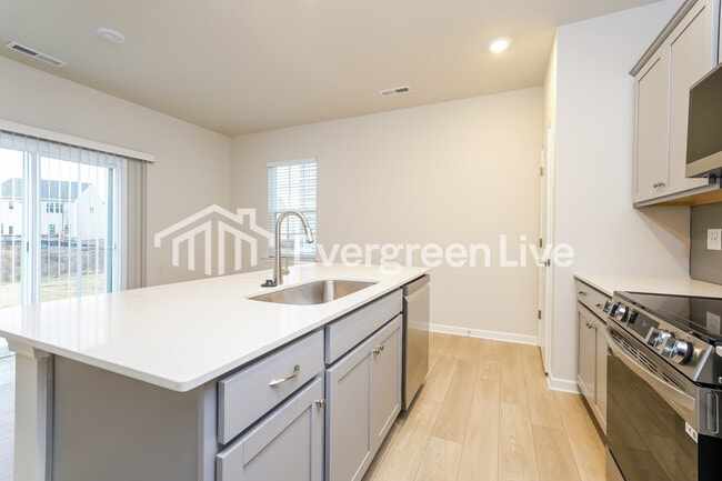 Building Photo - 817 Pear Blossom Ct