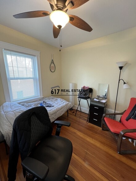 Building Photo - 332 Beacon St