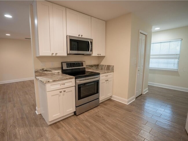 Building Photo - 727 Hull Island Dr