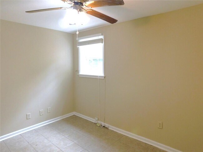 Building Photo - 192 High Creek Dr