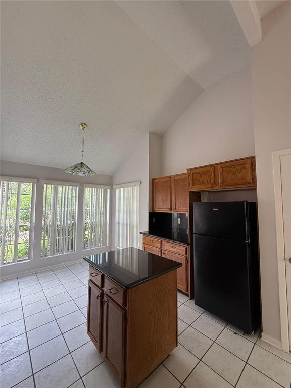 Building Photo - 4827 Sunshine Dr