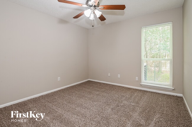 Building Photo - 6835 Candlewood Dr S