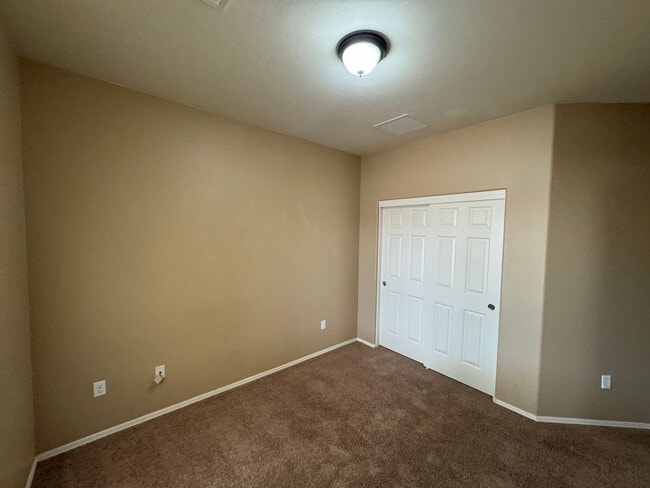 Building Photo - Red Rock Home