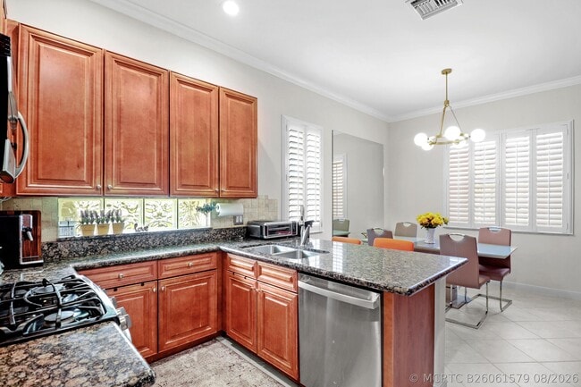 Building Photo - 4496 Hickory Dr