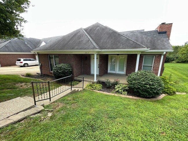 Building Photo - Exclusive Shelbyville Condo For Rent