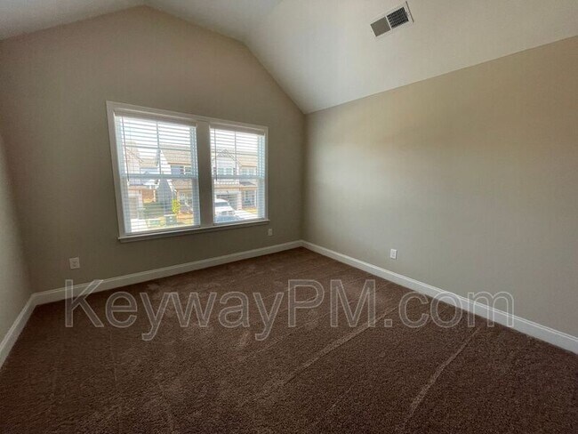 Building Photo - 3035 Venetian Dr