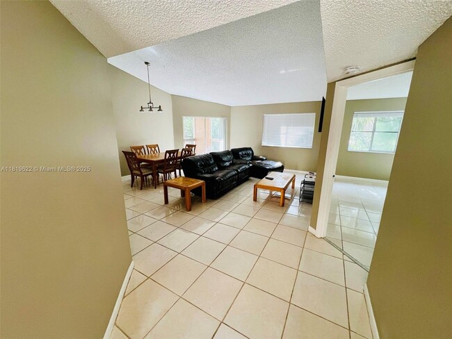 Building Photo - 9701 Westview Dr