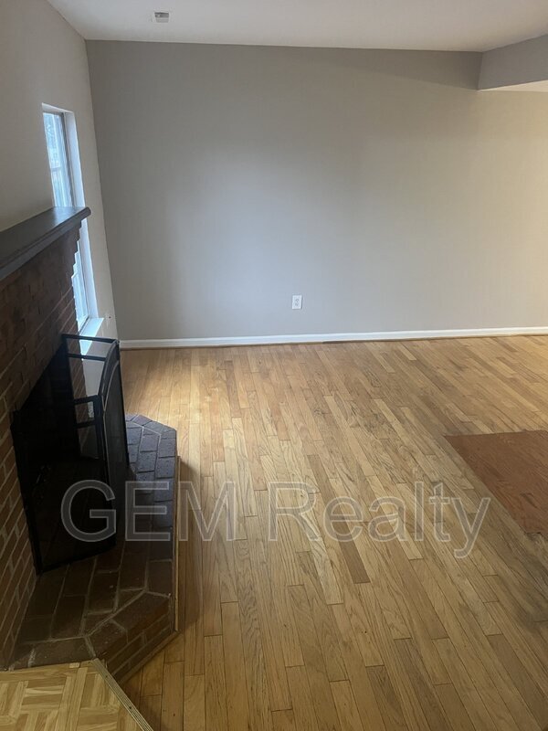 Building Photo - 2214 Hamway Dr