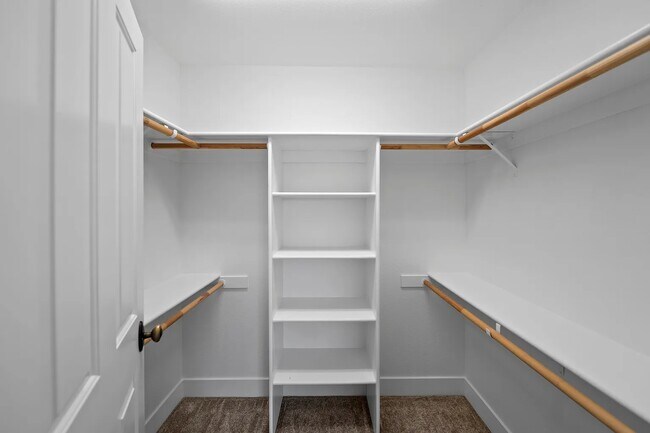 Building Photo - 5592 Diamond Ridge Dr