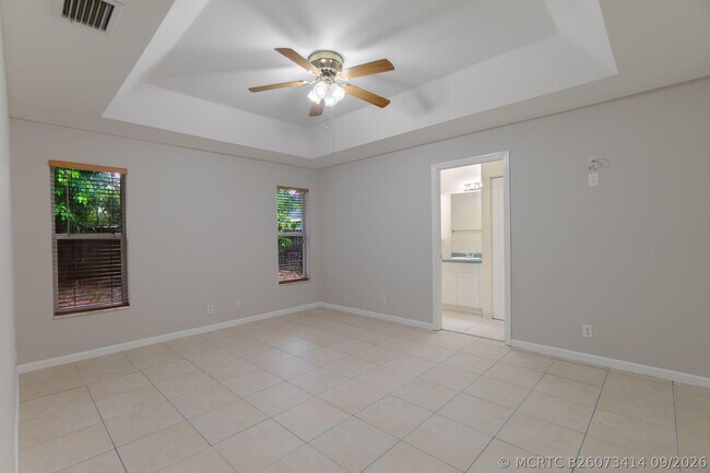 Building Photo - 622 Lytle St