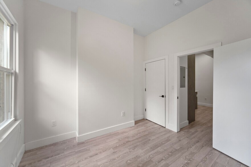 Building Photo - 670 Ocean Ave