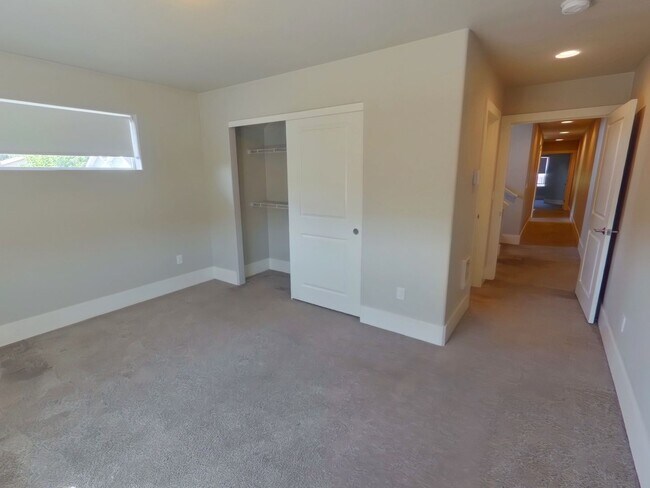 Building Photo - 325 NW 21st St