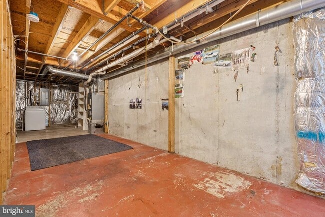 Building Photo - 26 Johnson Pl