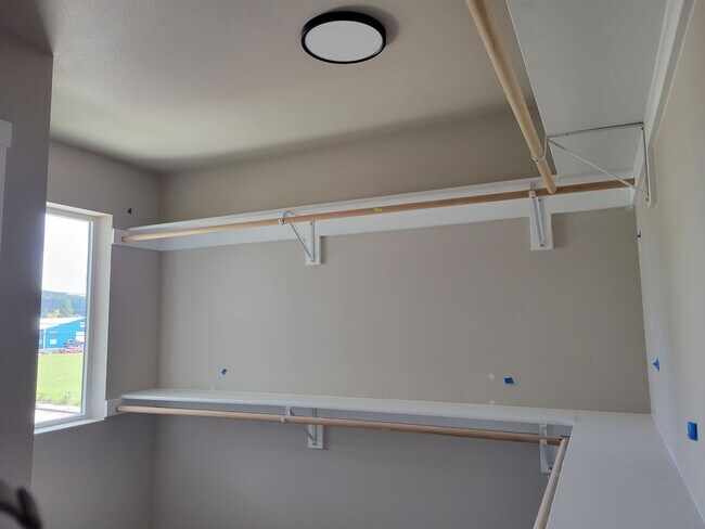 Building Photo - Modern 3 bedroom townhouse