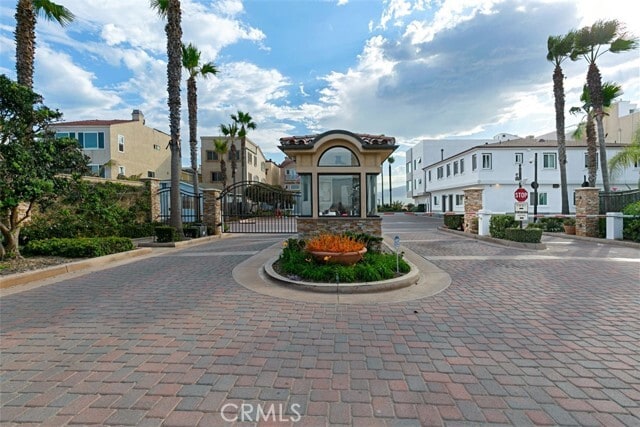 Building Photo - 58 Surfside Ave.