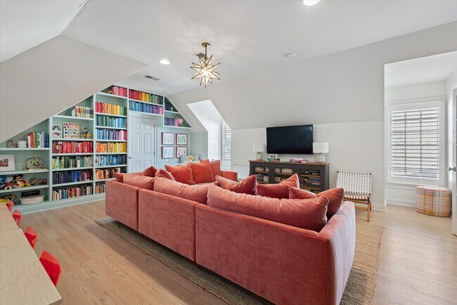 Building Photo - 517 Pearre Springs Way