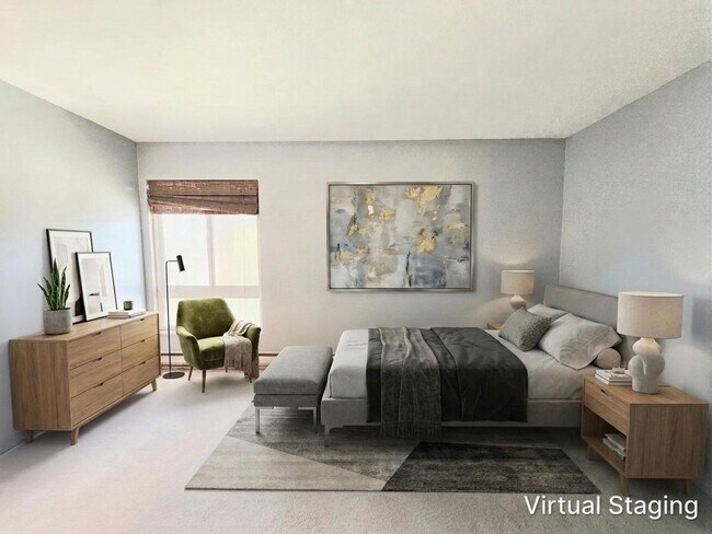 Building Photo - Top floor Woodlake condo, corner location