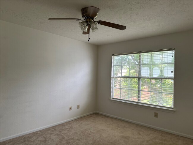 Building Photo - 14202 Misty Knoll Ct