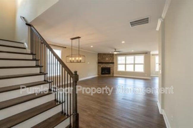 Building Photo - 318 Timbercreek Dr