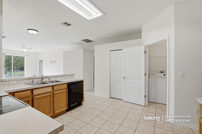 Building Photo - 1220 Cathcart Cir