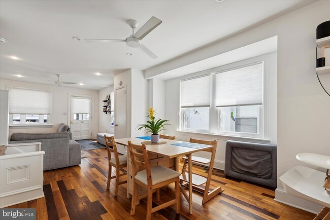 Building Photo - 322 Woodbine Ave