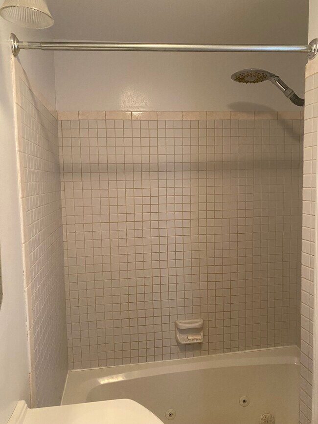 Building Photo - 654 Melvin Dr