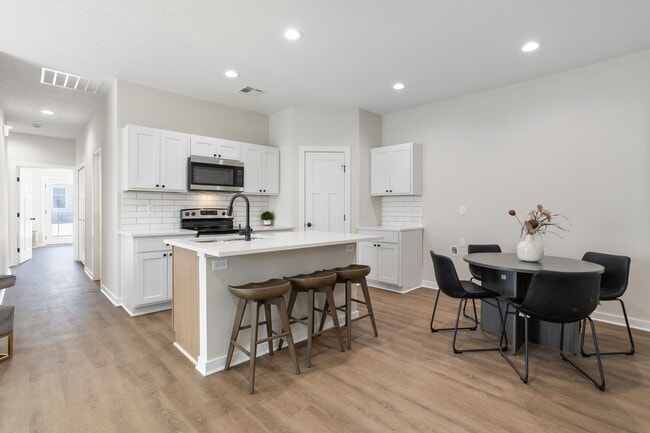 Building Photo - Fox Creek Holly Plan