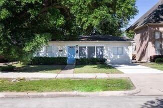 Building Photo - 5808 Community Dr