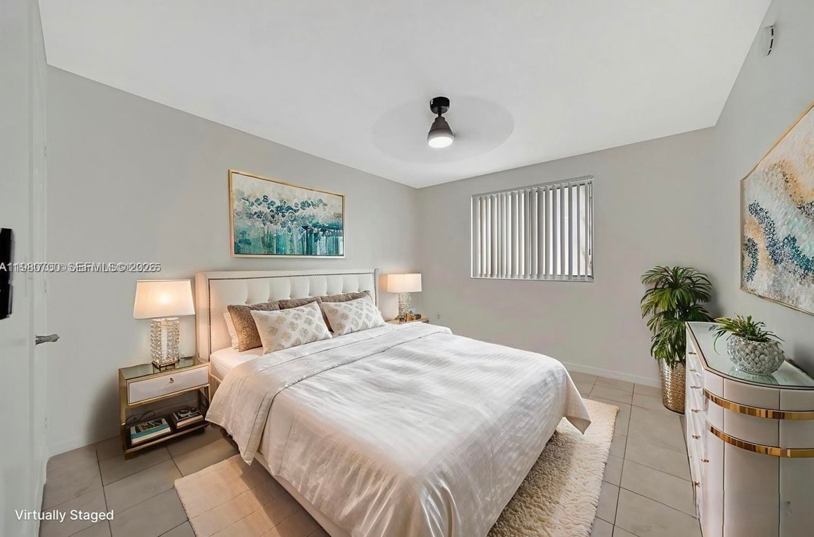 Building Photo - 2620 S University Dr