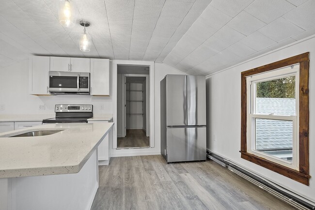 Building Photo - 47 Railroad Ave