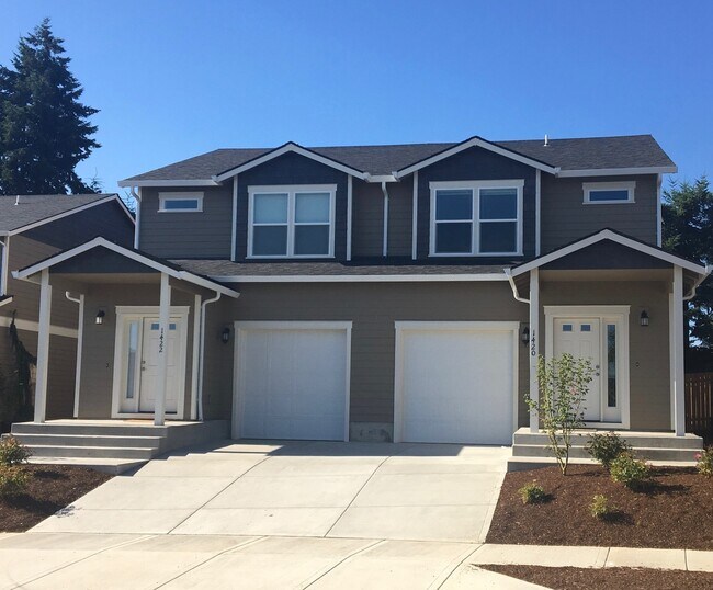 Primary Photo - 1422-1422 Marigold Dr