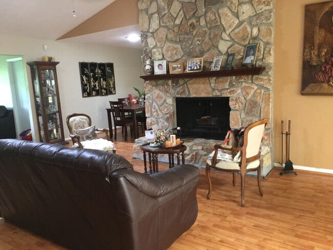 Building Photo - Turkey Creek Condo- Three Bedroom, Two Bath 1840 sf