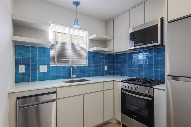 Building Photo - 902 Jessie St