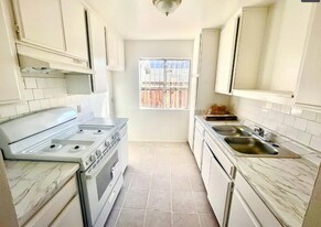 Building Photo - 1333 Bates Ave