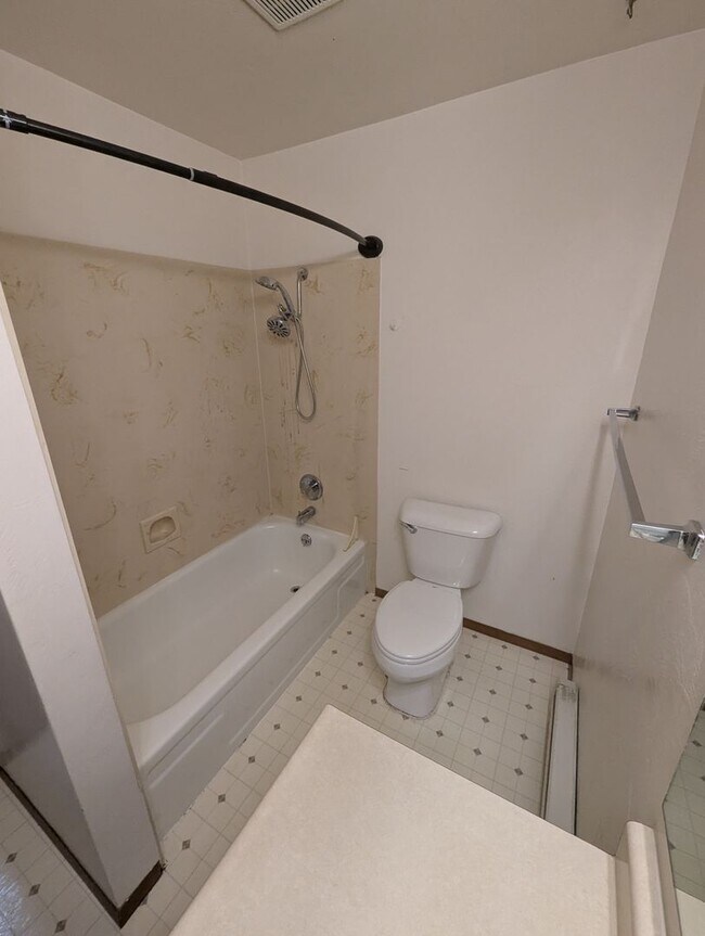 Building Photo - 136