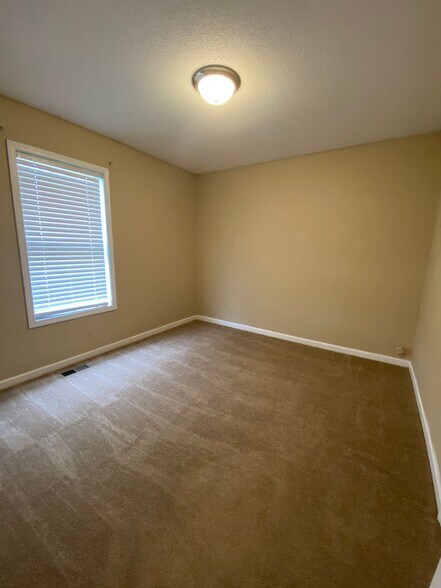 Building Photo - 1018 Poppy Seed Dr