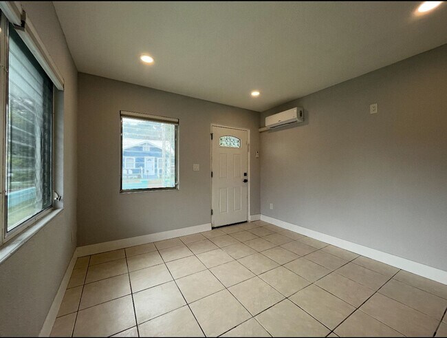 Building Photo - 50A W Boyer St
