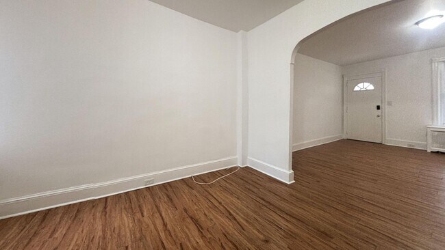 Building Photo - Charming 3-BR Updated West Philly Row Home