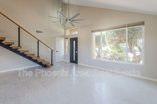 Building Photo - 3761 S Hawthorn Dr