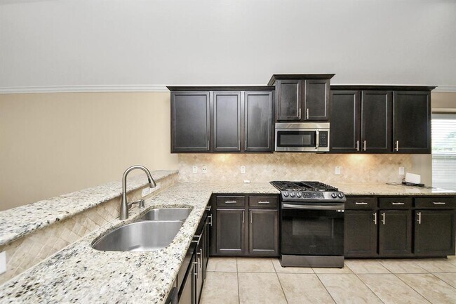 Building Photo - 2439 Dark Elm Dr