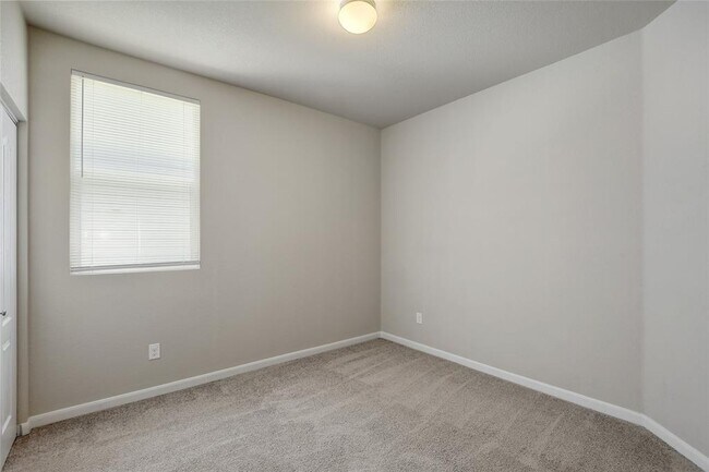 Building Photo - 524 Ferrule Dr