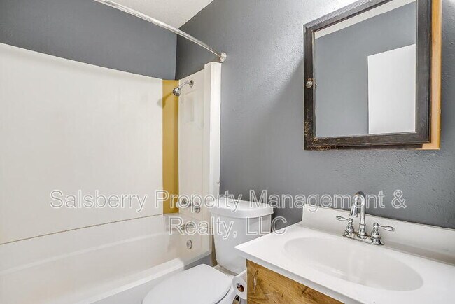 Building Photo - 1113 Gifford Dr