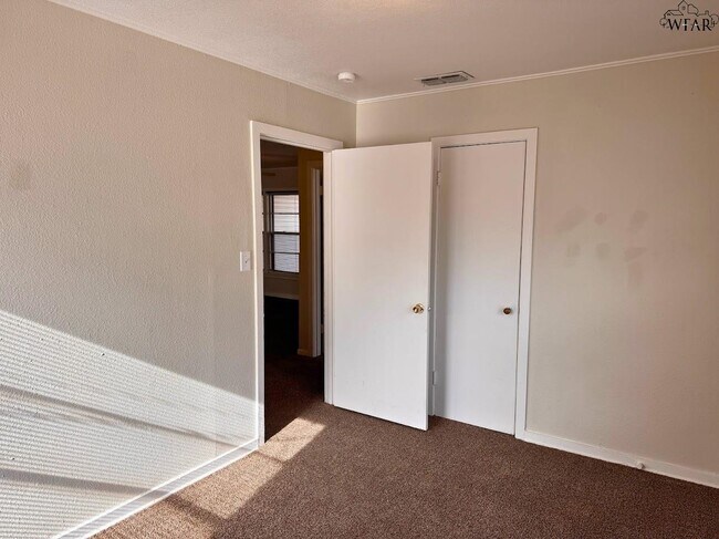 Building Photo - 2907 Moffett Ave