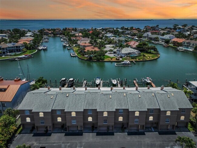 Building Photo - 637 Pinellas Bayway