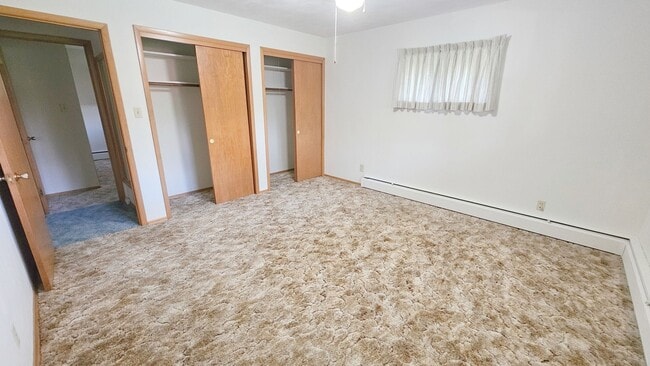 Building Photo - Charming 3-Bedroom Home on Spacious Land Just South of Ankeny - RENT SPECIAL