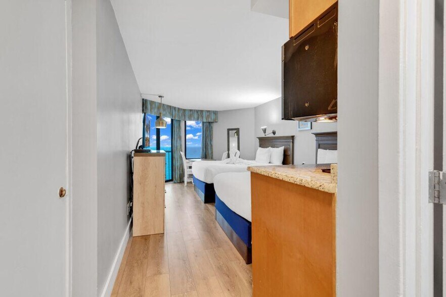 Building Photo - 2700 N Ocean Blvd